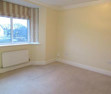 4 bedroom semi-detached house to rent - Photo 3