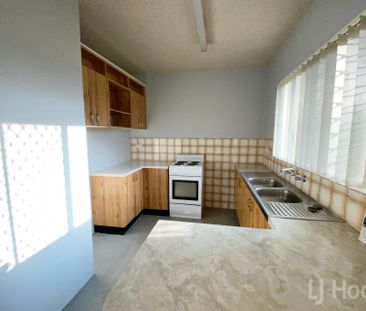 Spacious 2 Bedroom Unit - Photo 1