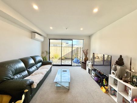 6/27 Main Road, Wainuiomata - Photo 2