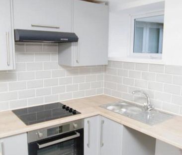 A FANTASTIC two bedroom apartment that has been recently fully refurbished to make it a wonderful place to call home! Call NOW to book your viewing! - Photo 6