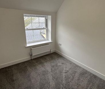 4 bedroom semi-detached house to rent - Photo 4