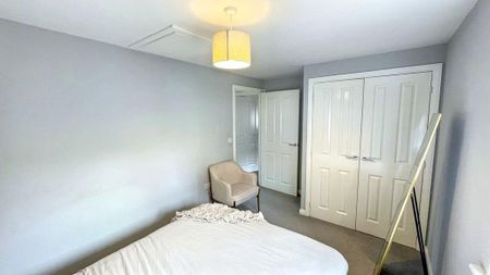 2 bedroom coach house to rent - Photo 5