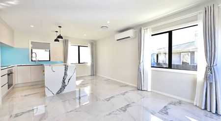 Near new home Panmure - Photo 3