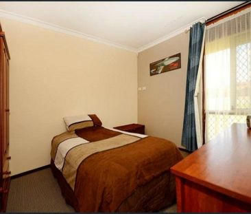 Charming Renovated Villa in Quiet Complex - Photo 5