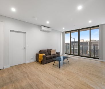 Modern Apartment Living in the Heart of Ed.Square - Photo 4