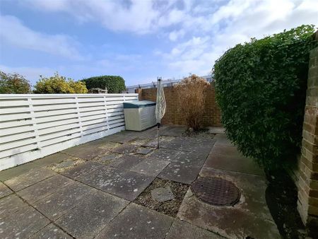 2 bedroom terraced house to rent - Photo 2