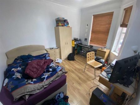 6 bedroom private hall to rent - Photo 4