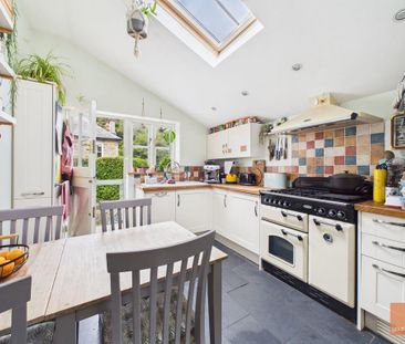 2 bedroom semi-detached house to rent - Photo 5