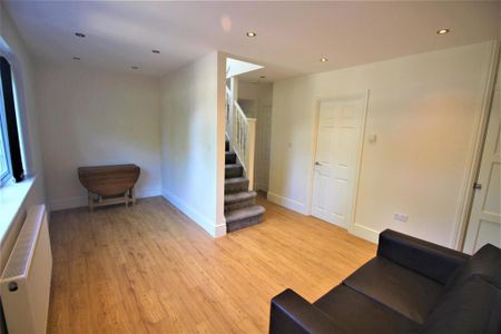 2 bedroom semi-detached house to rent - Photo 3