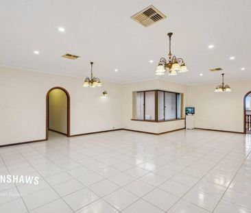 Huge Multi-Gen Family Haven - Photo 6