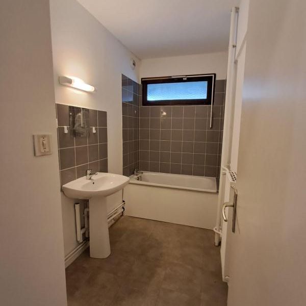 APPARTEMENT T2 - 18 PLACE JEAN MOULIN - GRENOBLE - Photo 1