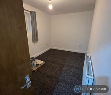 4 bedroom end of terrace house to rent - Photo 2