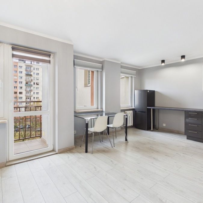 Kawalerka w topowej lokalizacji - Photo 1