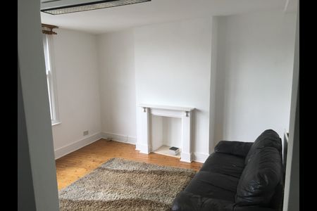 2 Bed Flat, Champion Road, SE26 - Photo 4