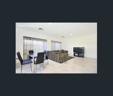 Modern 3 Bed Family Home in Prime Ellenbrook Location with Spacious... - Photo 1