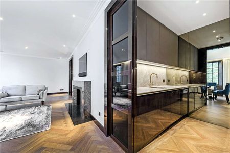 Lowndes Square, Sloane Square, London, SW1X 9HD - Photo 2