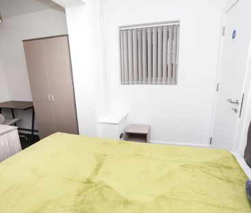 5 bedroom House To Let Total Size: 1411 SQ FT - Photo 3