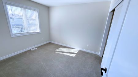 For Lease - 90 NEPETA Crescent, Blossom Park - Airport and Area, Ontario - Photo 2