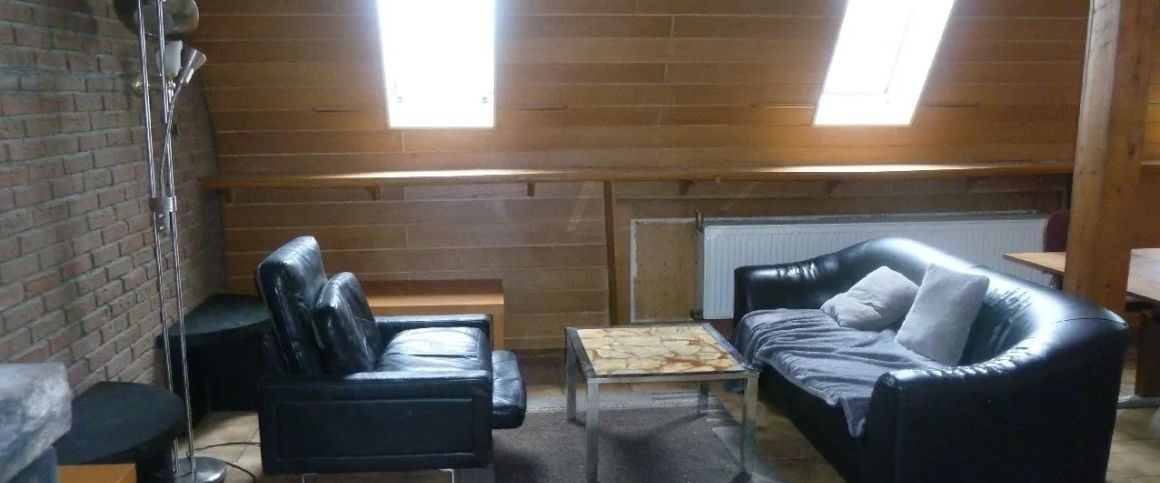 Ca. 80 m² gemütliche, möbelierte Dachgeschosswohnung zu vermieten! - Photo 1