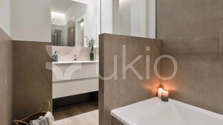 Barcelona Capital, Catalonia 08021 - Foto 2