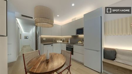 3 room luxury Apartment for rent in Barcelona, Spain - Photo 2