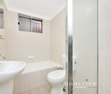 Stylish and Convenient - Photo 2