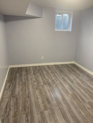 For Lease - 560 Stonehenge Drive, Hamilton, Ontario - Photo 2