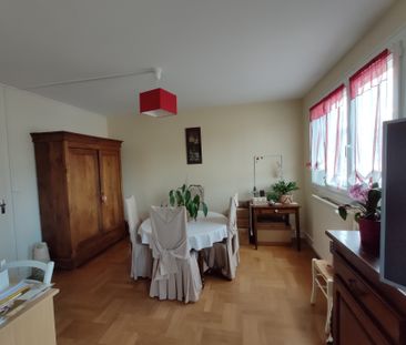 Location Appartement 3 pièces 82m² - Photo 3