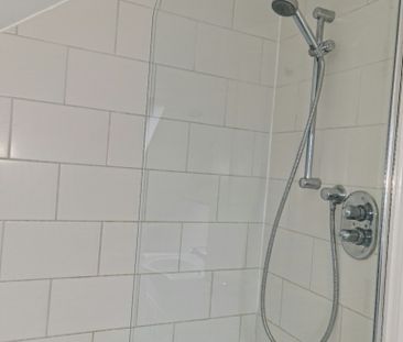 Loft Apartment – Central Harrow - Photo 3