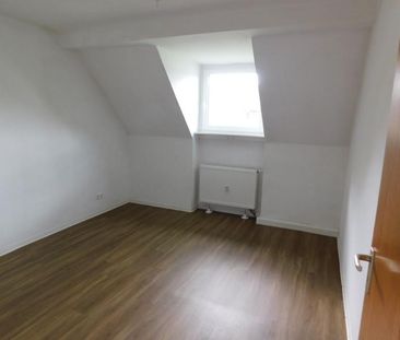 Gemütliche 3-Zimmer-Wohnung im DG , einzugsbereit! - Photo 1