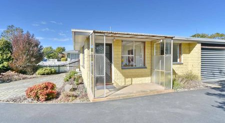 Convenient Location! - Photo 5