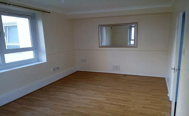 3 bedroom flat to rent - Photo 1