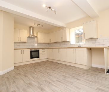 3 bedroom terraced house to rent - Photo 6
