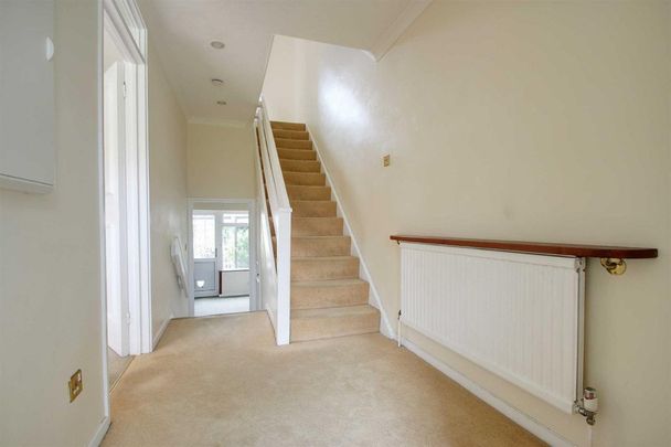 Rosebery Way, Tring - Photo 1