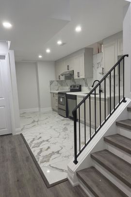 For Lease - 5582 Meadowcrest Avenue, Mississauga, Ontario - Photo 1