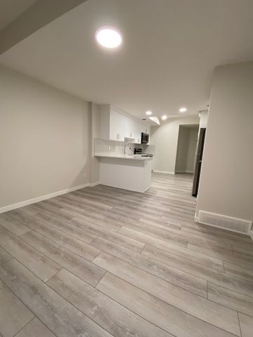 285 Lucas Place NW, Calgary - Photo 5