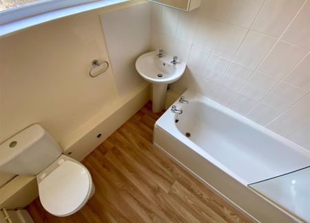 2 bedroom house - terraced to rent - Photo 5