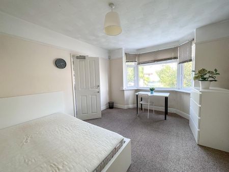 5 bedroom detached house to rent - Photo 3