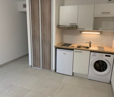 Location Appartement 1 pièce 21m² - Photo 3