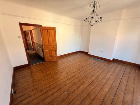 Waverley Grove, Birkenhead - Photo 2