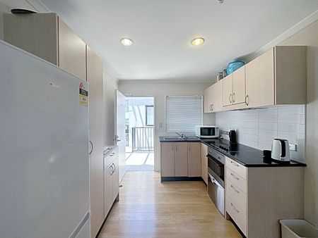 Queens Lodge apartment - Photo 2