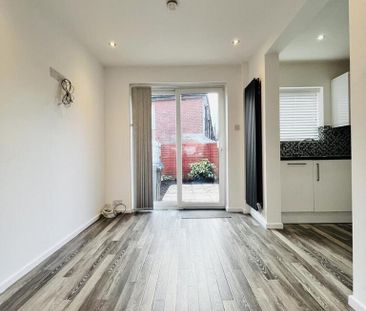 3 bedroom semi-detached house to rent - Photo 5