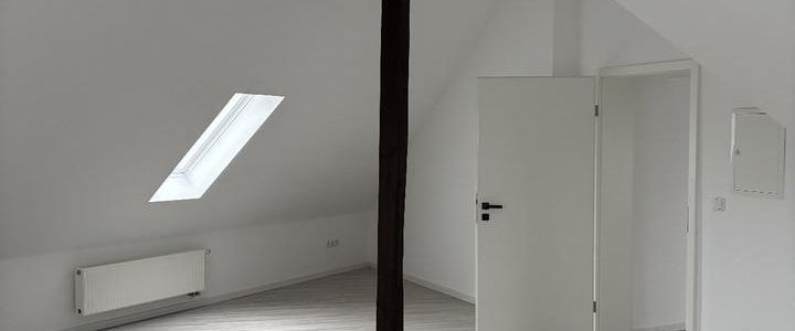 ERSETBEZUG! Helle 3-Zimmer DG Wohnung in Hüttenberg - Photo 1