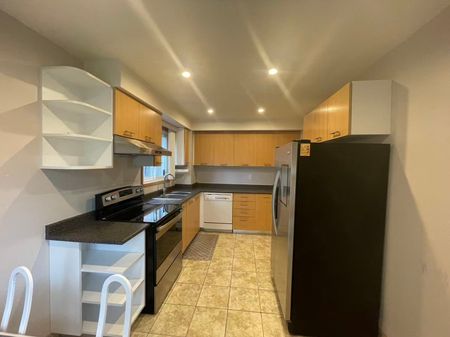 For Lease - 36 Ventris Drive, Ajax, Ontario - Photo 4