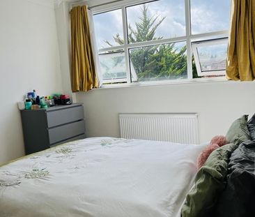 2 Bed Flat, Biscot Road, LU3 - Photo 4