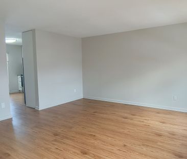 For Lease - 981 Gulf Place Unit# 3, Overbrook - Castleheights and A... - Photo 5