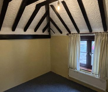 2 bedroom semi-detached house to rent - Photo 2