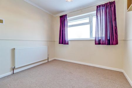 A 3 Bedroom House in Hatherley GL51 3LG - Photo 3