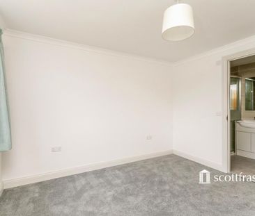 4 bedroom detached house to rent - Photo 6