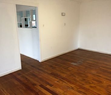 Spacious Family Home in the Heart of Manurewa - Photo 6